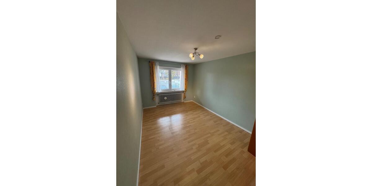 Erdgeschoßwohnung Dreieich - 4 Zimmer, 120 m&sup2;, 1.700&euro; | Angebot:23403248