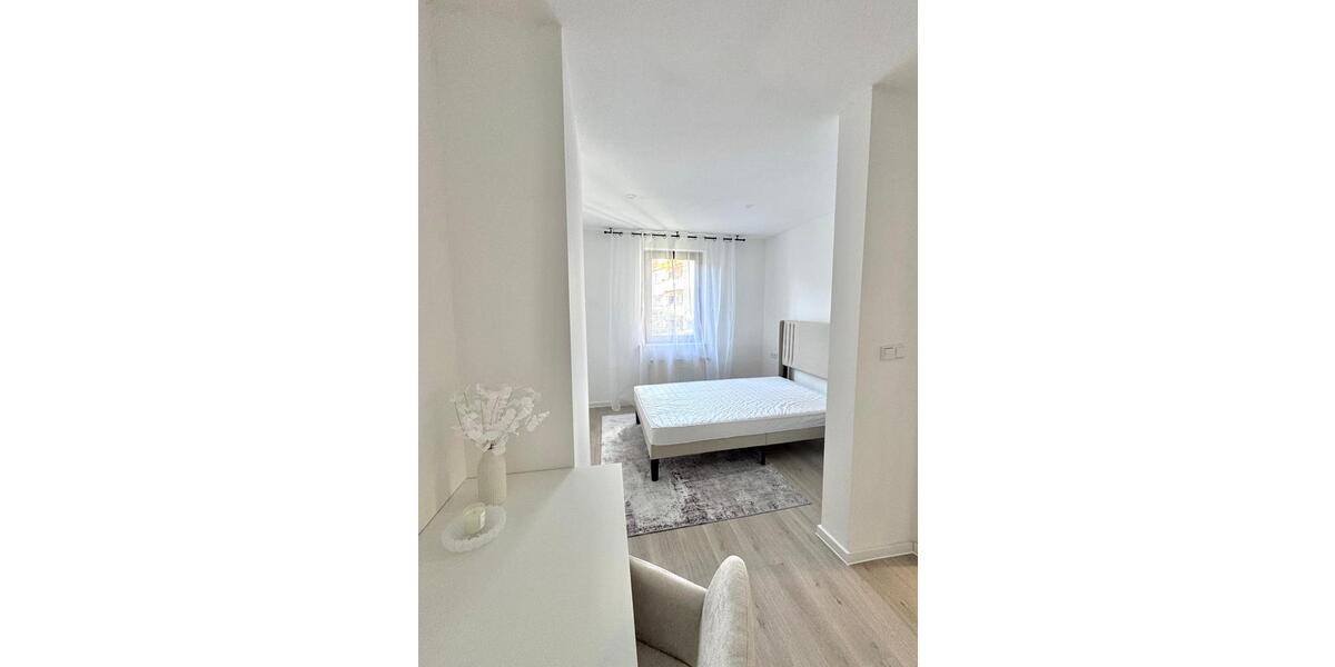 Wohnen auf Zeit Stuttgart Stuttgart-Ost - 3 Zimmer, 11 m&sup2;, 590&euro; | Angebot:25894004