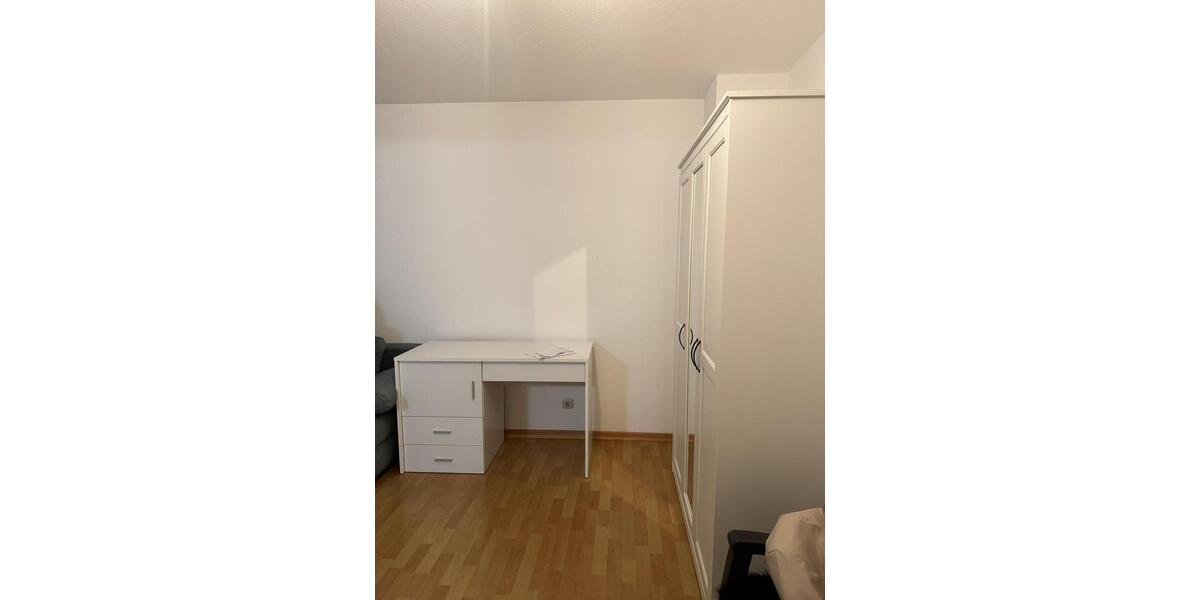 Großes WG Zimmer vollmöbliert für Studentin Garching 1 zimmer