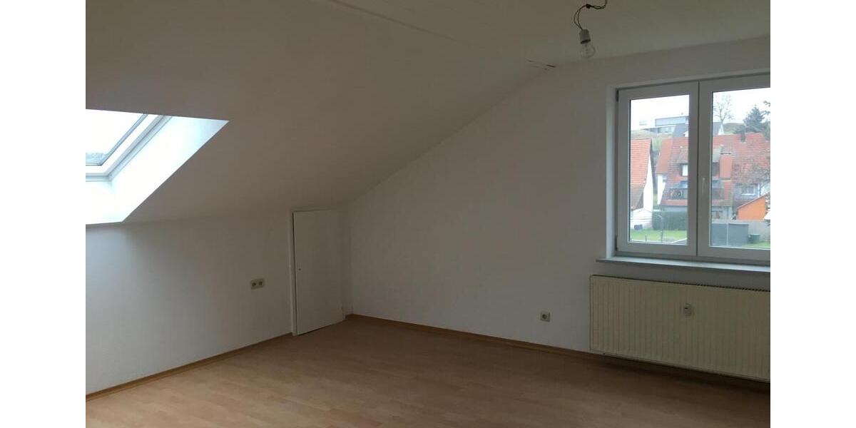 Dachgeschoßwohnung Bisingen - 3 Zimmer, 75 m&sup2;, 800&euro; | Angebot:24704774