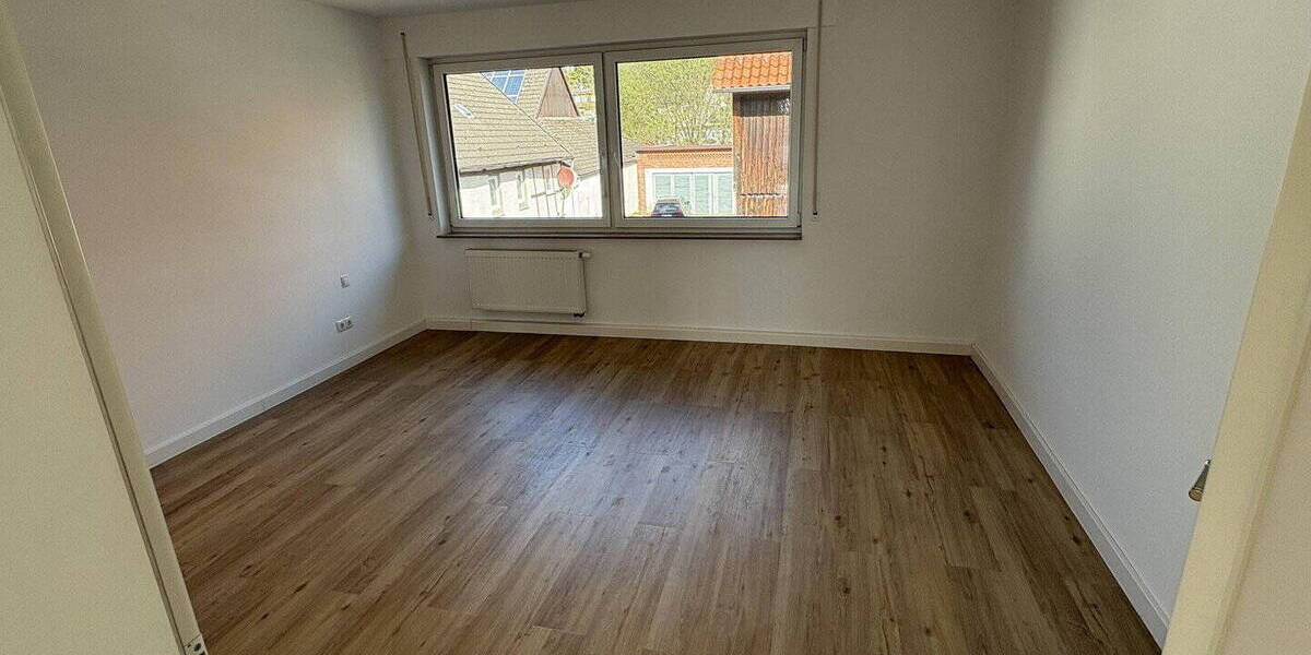 Etagenwohnung Delligsen - 3 Zimmer, 154 m&sup2;, 1.120&euro; | Angebot:26377056