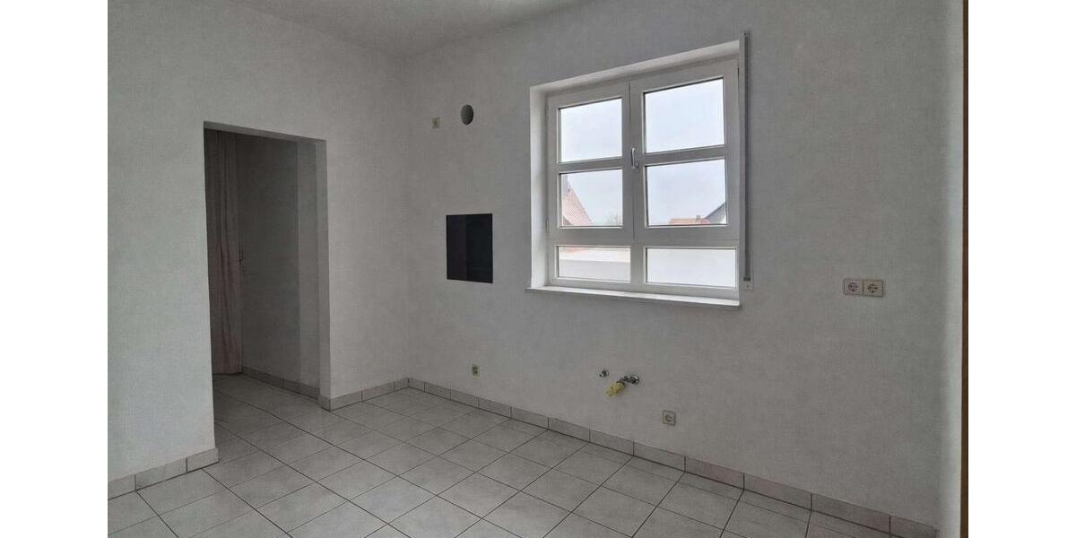 Etagenwohnung Kitzingen - 3 Zimmer, 125 m&sup2;, 1.200&euro; | Angebot:25266956