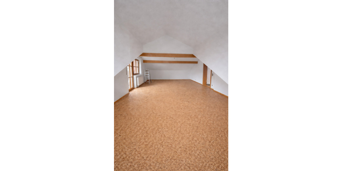 Dachgeschoßwohnung Kollnburg - 2 Zimmer, 95 m&sup2;, 550&euro; | Angebot:25850750