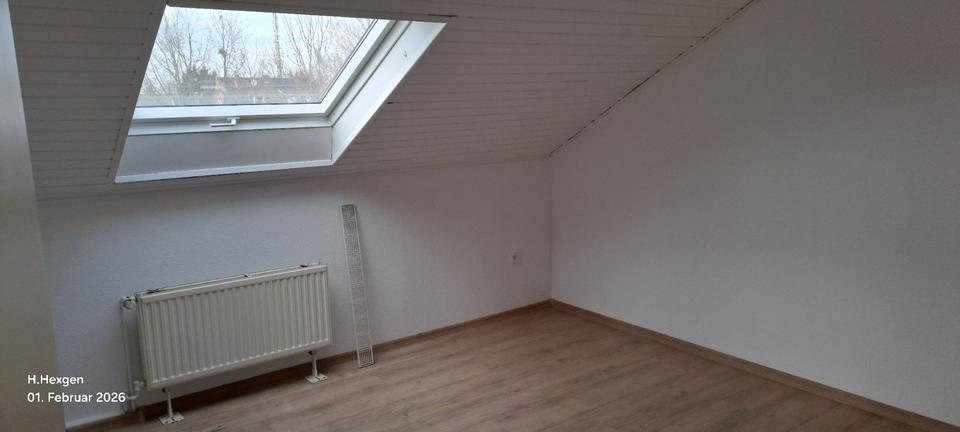 Dachgeschoßwohnung Korschenbroich - 2 Zimmer, 50 m&sup2;, 450&euro; | Angebot:24749981