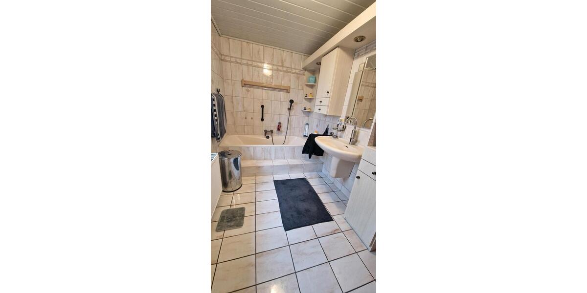 Erdgeschoßwohnung Vöhl - 2 Zimmer, 60 m&sup2;, 500&euro; | Angebot:24784331