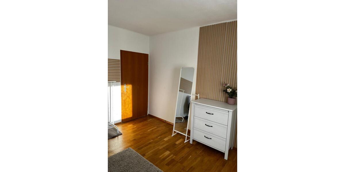 Wohnen auf Zeit Villingen-Schwenningen Schwenningen - 5 Zimmer, 16 m&sup2;, 380&euro; | Angebot:26257836