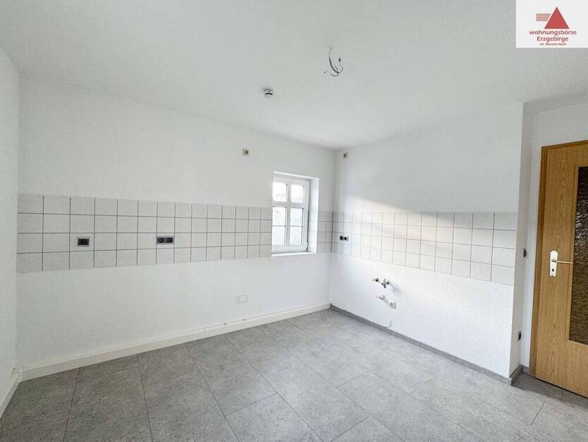 Großzügige, komplett sanierte 5-Raum-Wohnung mit zwei Bädern in Gornsdorf!!