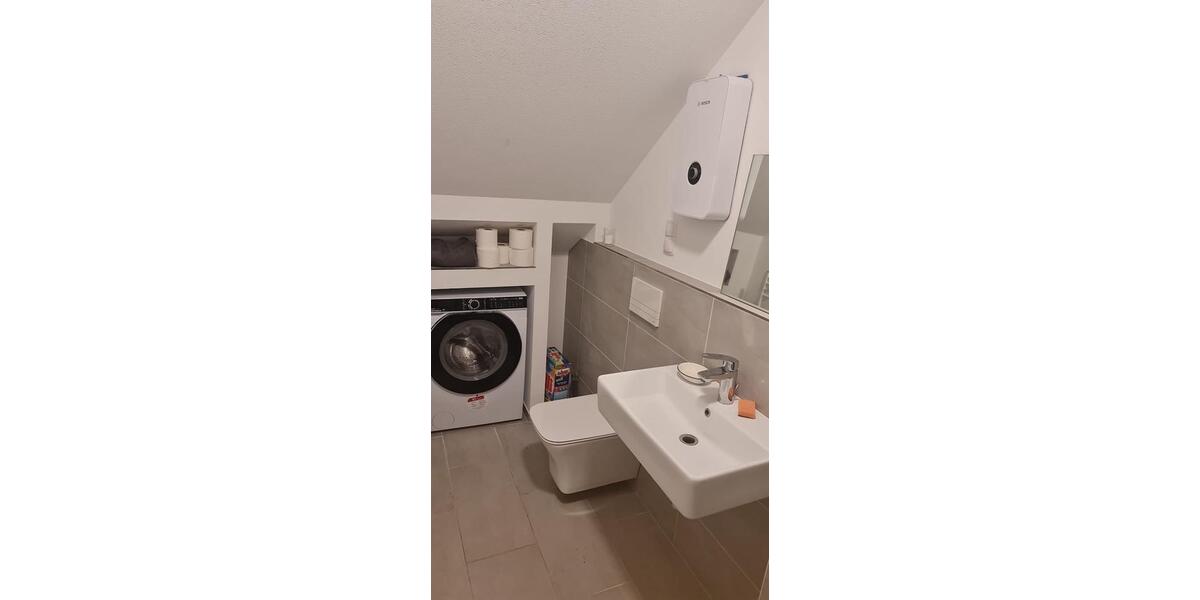 Wohnen auf Zeit Bergneustadt - 6 Zimmer, 20 m&sup2;, 350&euro; | Angebot:25450633