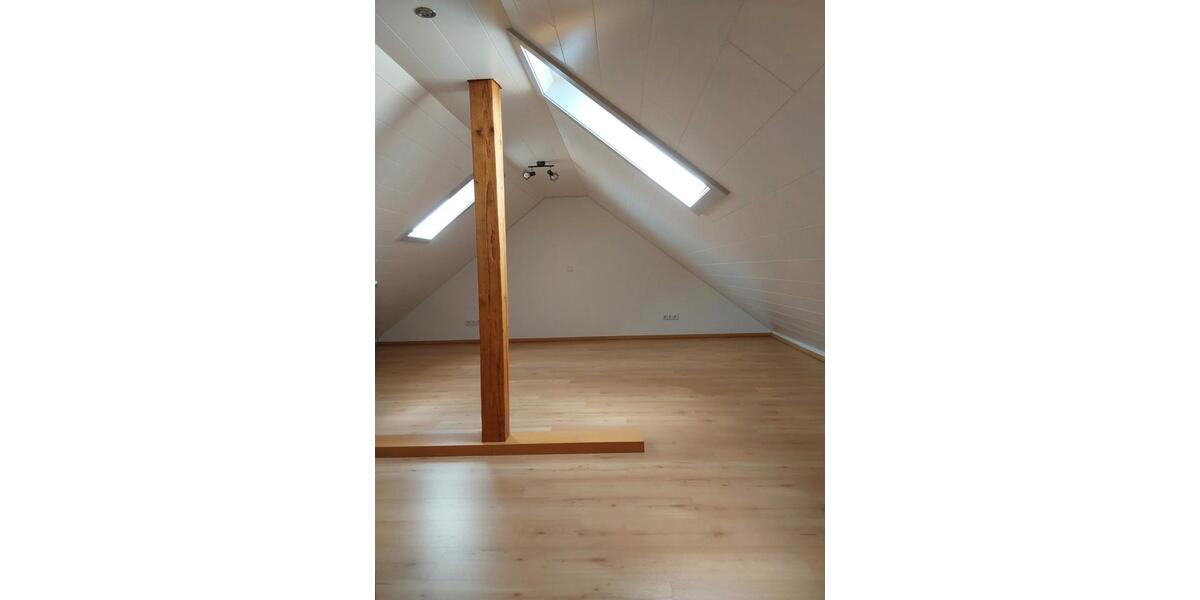 Dachgeschoßwohnung Brensbach - 4 Zimmer, 96 m&sup2;, 1.100&euro; | Angebot:26427175