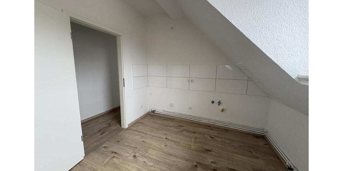 Dachgeschoßwohnung Bremerhaven Geestemünde - 3 Zimmer, 63 m&sup2;, 509&euro; | Angebot:25599781