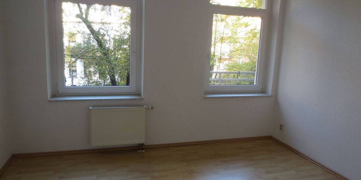 Etagenwohnung Plauen Haselbrunn - 3 Zimmer, 70 m&sup2;, 300&euro; | Angebot:26723034