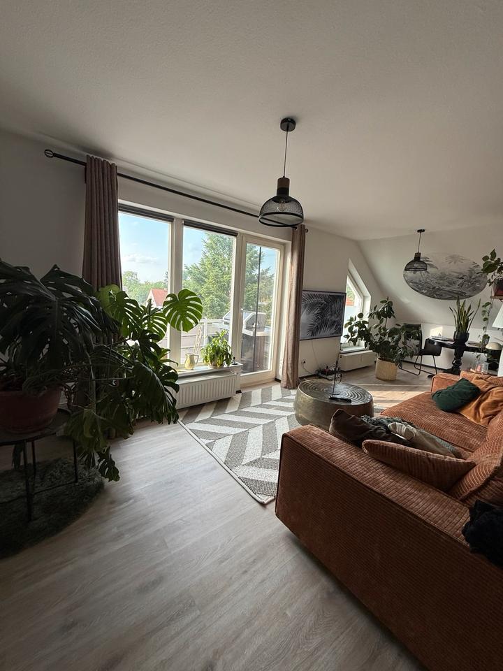2-Zi.-DG Whg. mit Balkon & EBK in ruhiger Lage nahe Berlin