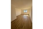 Sanierte 2 Zimmer Wohnung mit TG Stellplatz in MA Niederfeld zimmer