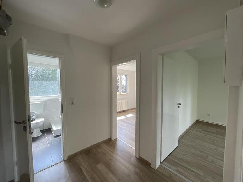 Gepflegte 2-Zimmer-Wohnung im Dachgeschoss mit Dusche in Wilhelmshaven City