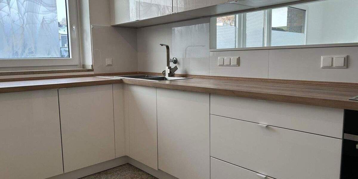 Etagenwohnung Mönchengladbach Stadtmitte - 2 Zimmer, 71 m&sup2;, 899&euro; | Angebot:25067161