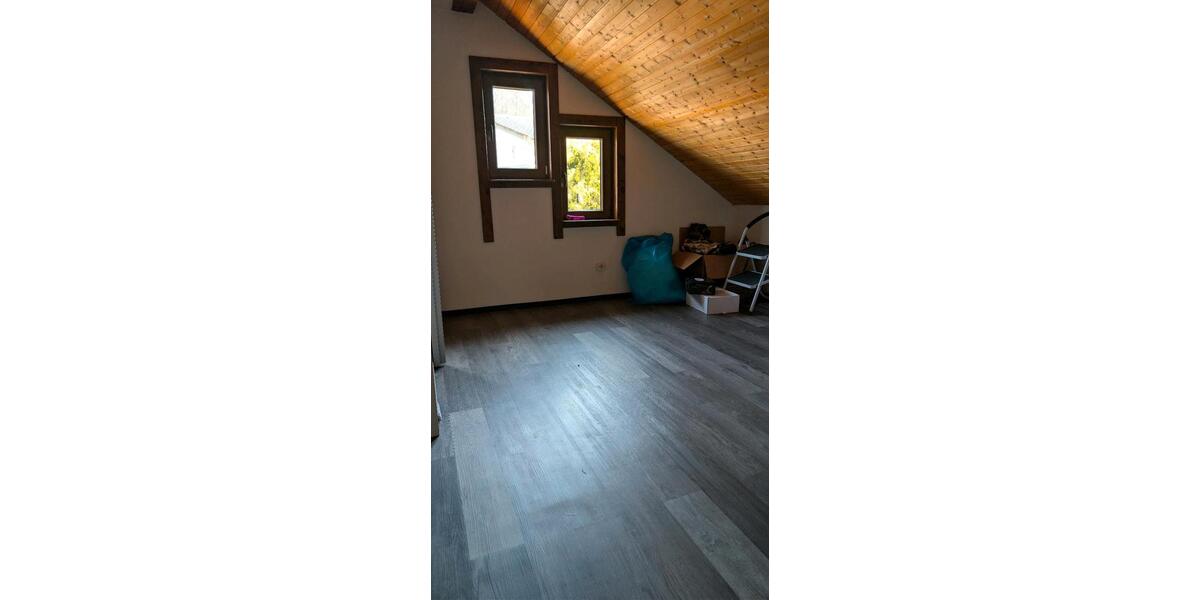 Dachgeschoßwohnung Hochdorf - 4 Zimmer, 110 m&sup2;, 950&euro; | Angebot:25840398