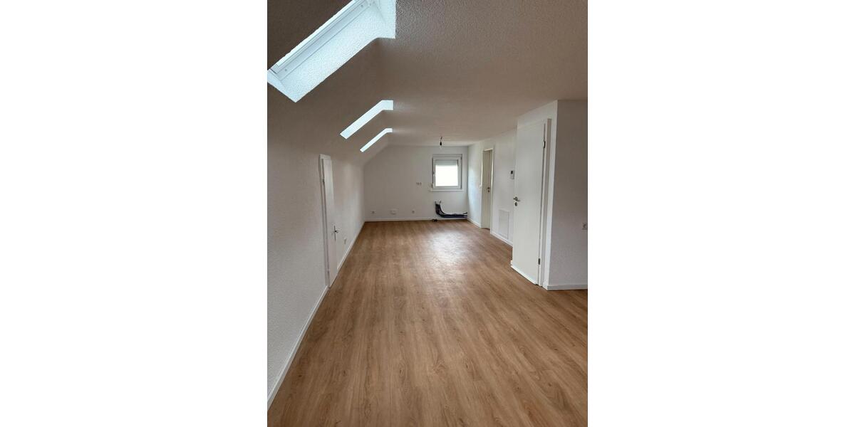 Dachgeschoßwohnung Niederwerrn - 1 Zimmer, 48 m&sup2;, 550&euro; | Angebot:26560562