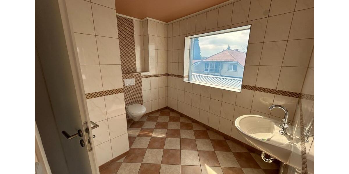 Gewerbeobjekt Philippsburg - 3 Zimmer, 1.520&euro; | Angebot:24723025