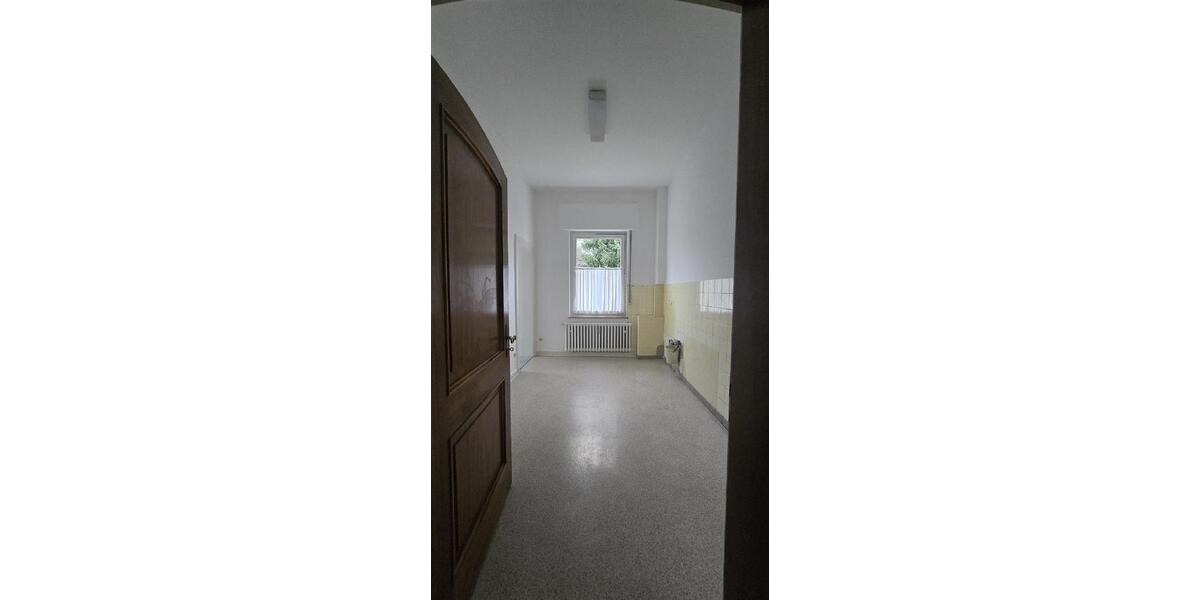 Etagenwohnung Bad Pyrmont - 3 Zimmer, 117 m&sup2;, 650&euro; | Angebot:24103705