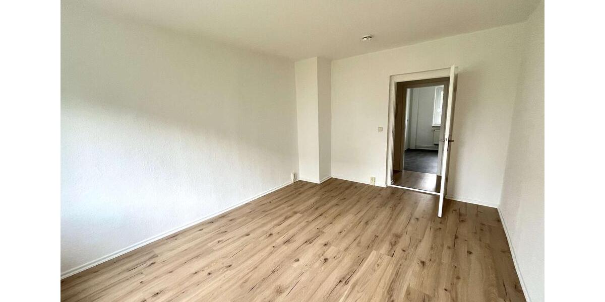 Erdgeschoßwohnung Hainichen - 3 Zimmer, 57 m&sup2;, 300&euro; | Angebot:22055182