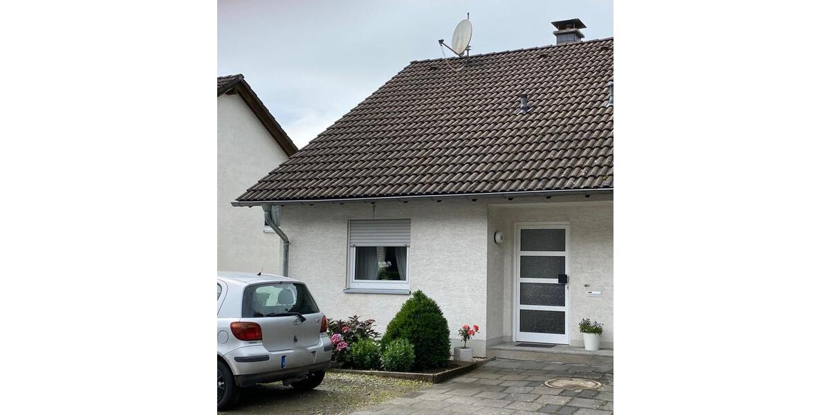 Doppelhaushälfte Gummersbach - 4 Zimmer, 111 m&sup2;, 1.050&euro; | Angebot:25253898