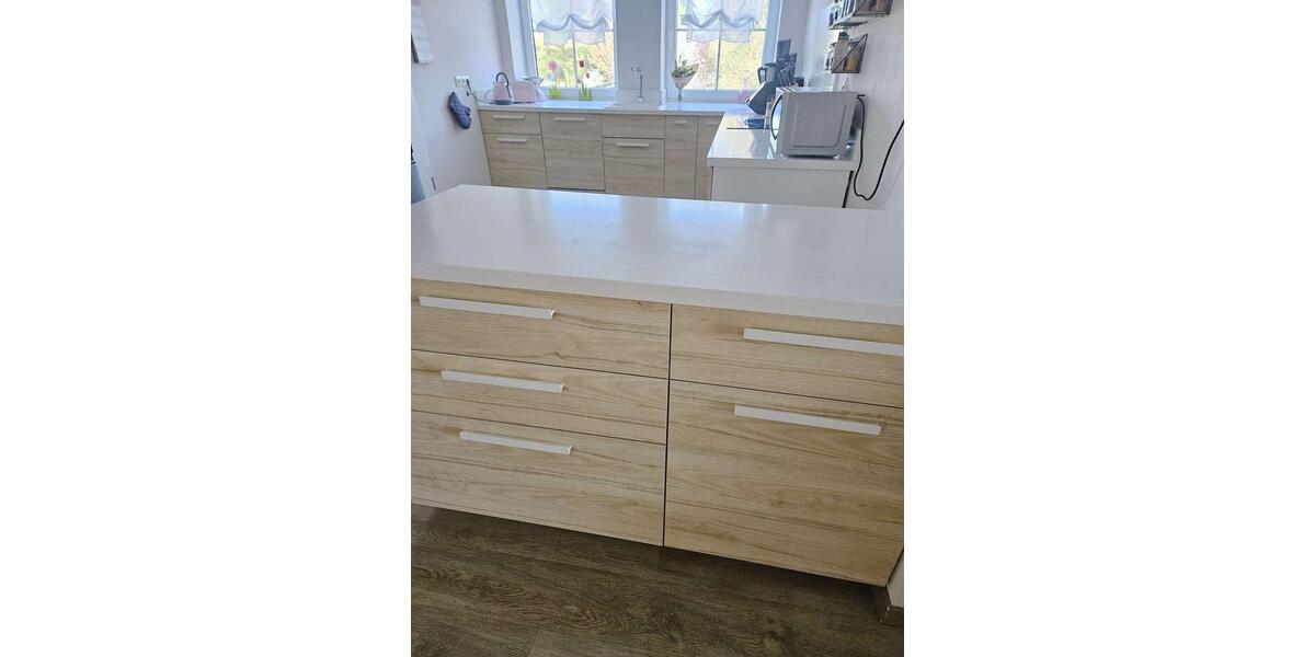 Etagenwohnung Uetze - 4 Zimmer, 153 m&sup2;, 1.125&euro; | Angebot:26278976