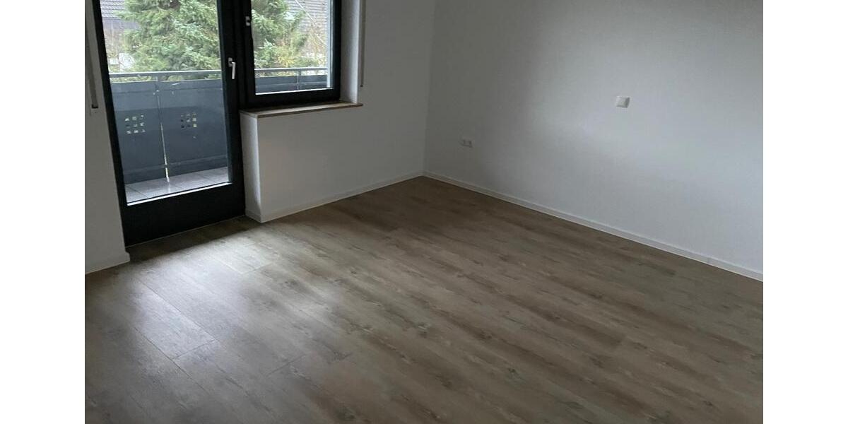 4 Zimmer Wohnung zu vermieten, zusätzlich Kellerraum und Garage 5 zimmer