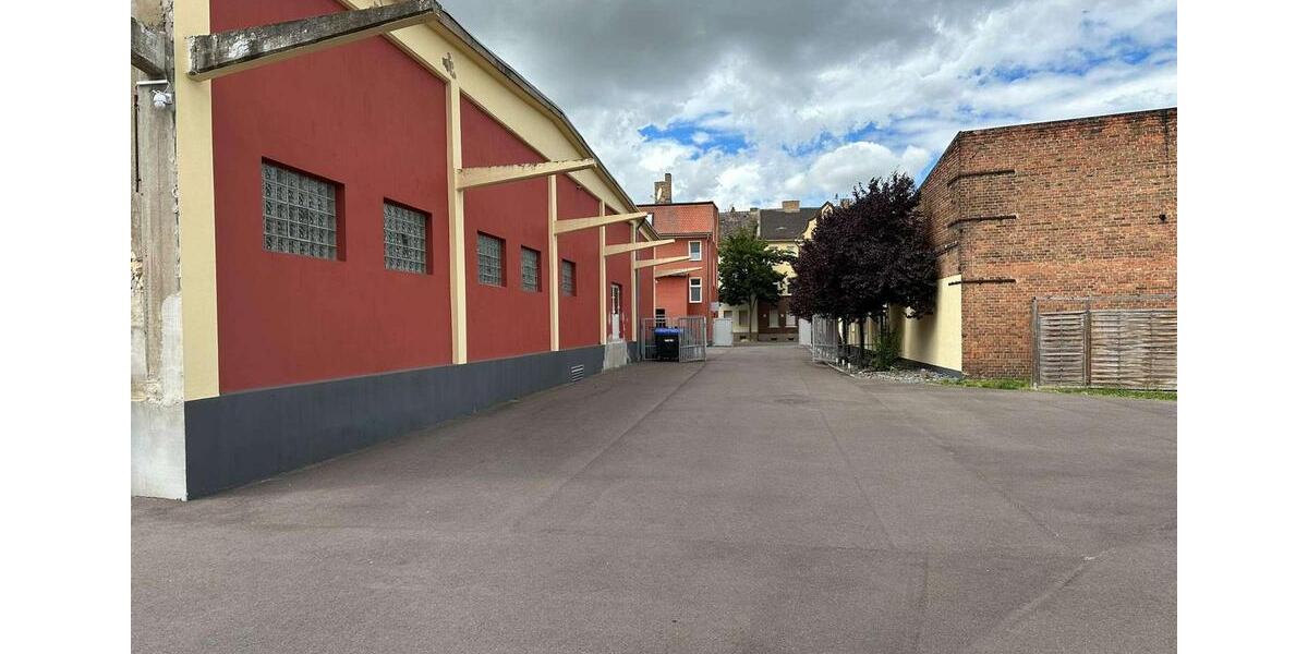 3 geräumige Lagerhallen in Zerbst zimmer