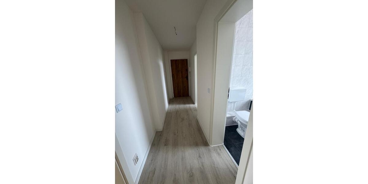 Dachgeschoßwohnung Zeitz - 1.5 Zimmer, 53 m&sup2;, 344&euro; | Angebot:26222986