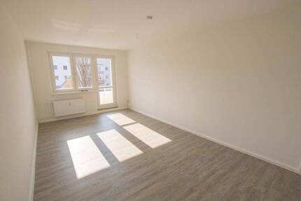 In der Herrichtung! 4-Zimmerwohnung im Süden + Balkon!