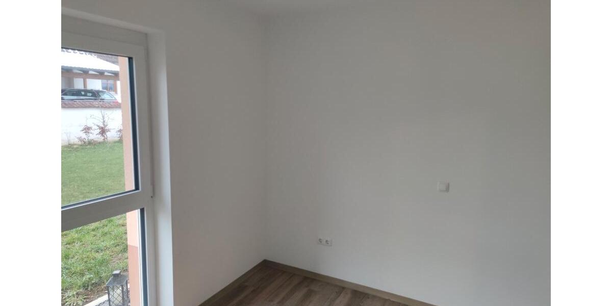 Erdgeschoßwohnung Bad Königshofen im Grabfeld - 3 Zimmer, 85 m&sup2;, 850&euro; | Angebot:26278723