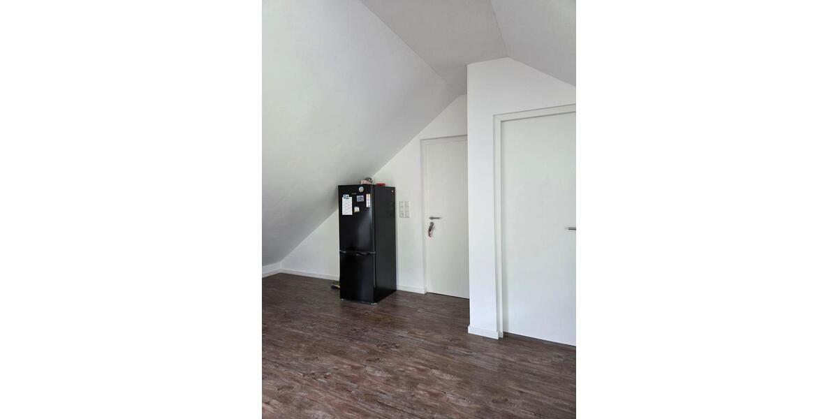 Dachgeschoßwohnung Weinstadt - 1 Zimmer, 47 m&sup2;, 705&euro; | Angebot:25831184