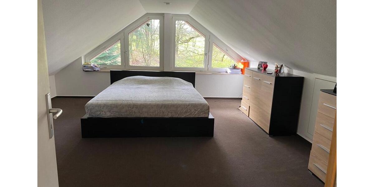 Dachgeschoßwohnung Hennef (Sieg) - 3 Zimmer, 110 m&sup2;, 950&euro; | Angebot:25976726