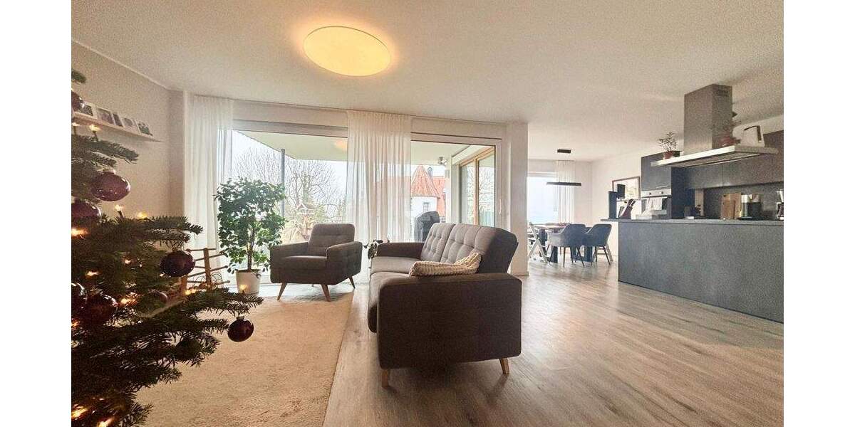 Etagenwohnung Friedrichshafen - 3 Zimmer, 101 m&sup2;, 1.680&euro; | Angebot:24435650