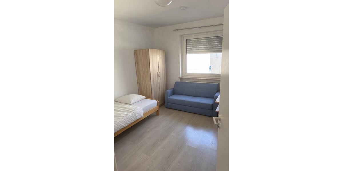 Etagenwohnung Hirschaid - 5 Zimmer, 12 m&sup2;, 330&euro; | Angebot:26067073
