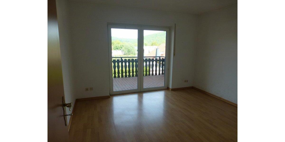 Etagenwohnung Sundern (Sauerland) - 3 Zimmer, 82 m&sup2;, 550&euro; | Angebot:26020536