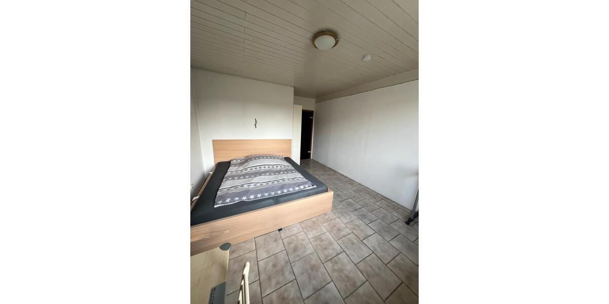 Wohnen auf Zeit Langenfeld (Rheinland) - 4 Zimmer, 150 m&sup2;, 500&euro; | Angebot:23778951