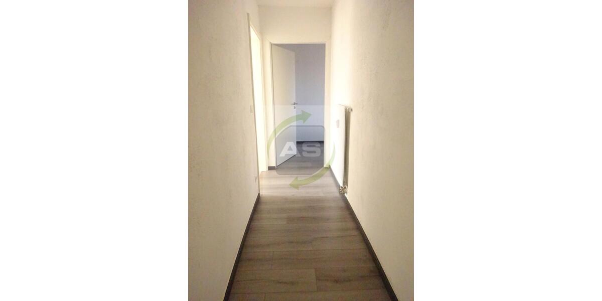 Erdgeschoßwohnung Meerane - 3 Zimmer, 82 m&sup2;, 595&euro; | Angebot:26098087
