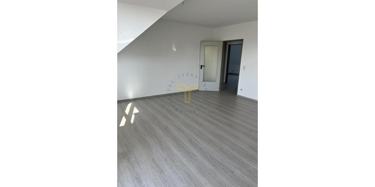 Dachgeschoßwohnung Gifhorn - 3 Zimmer, 64 m&sup2;, 650&euro; | Angebot:25281165