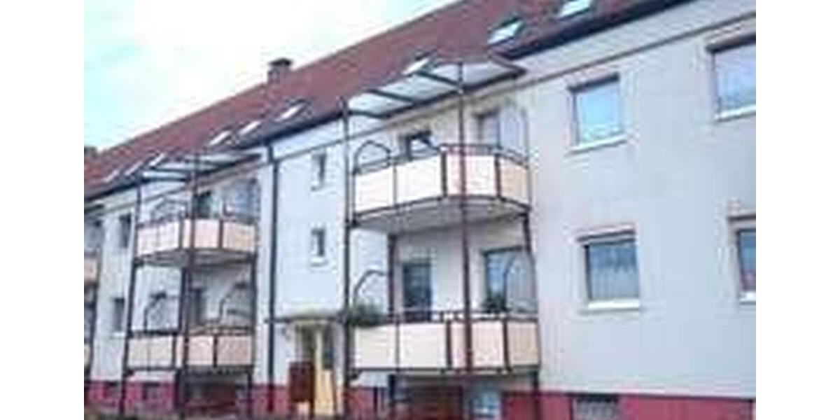 Sonnige 4-Zimmer-DG-Wohnung mit großem Südbalkon, Keller und Garage 4 zimmer