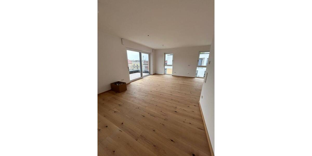 Etagenwohnung Deggendorf - 3 Zimmer, 112 m&sup2;, 1.970&euro; | Angebot:25690401