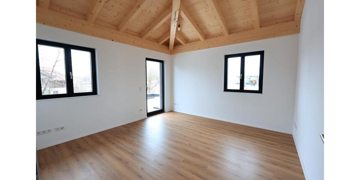 Dachgeschoßwohnung Hohenlinden - 3 Zimmer, 99 m&sup2;, 1.890&euro; | Angebot:25420734