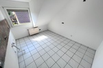 Helle Dachgeschoßwohnung * Balkon *Stellplatz
