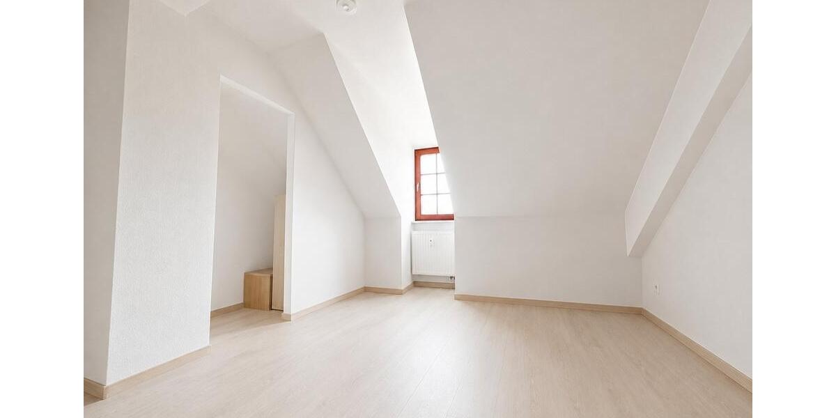 Dachgeschoßwohnung Zittau - 2 Zimmer, 52 m&sup2;, 330&euro; | Angebot:26482998