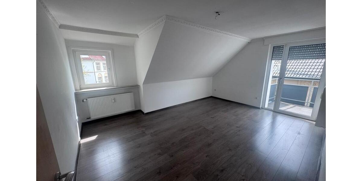 Dachgeschoßwohnung Bad Oeynhausen Rehme - 4 Zimmer, 83 m&sup2;, 800&euro; | Angebot:26336374