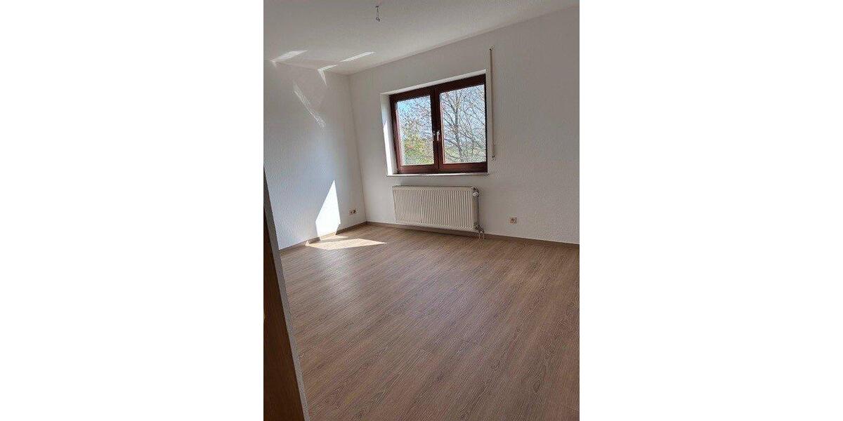 Erdgeschoßwohnung Bad Wildungen - 3 Zimmer, 98 m&sup2;, 736&euro; | Angebot:26277698