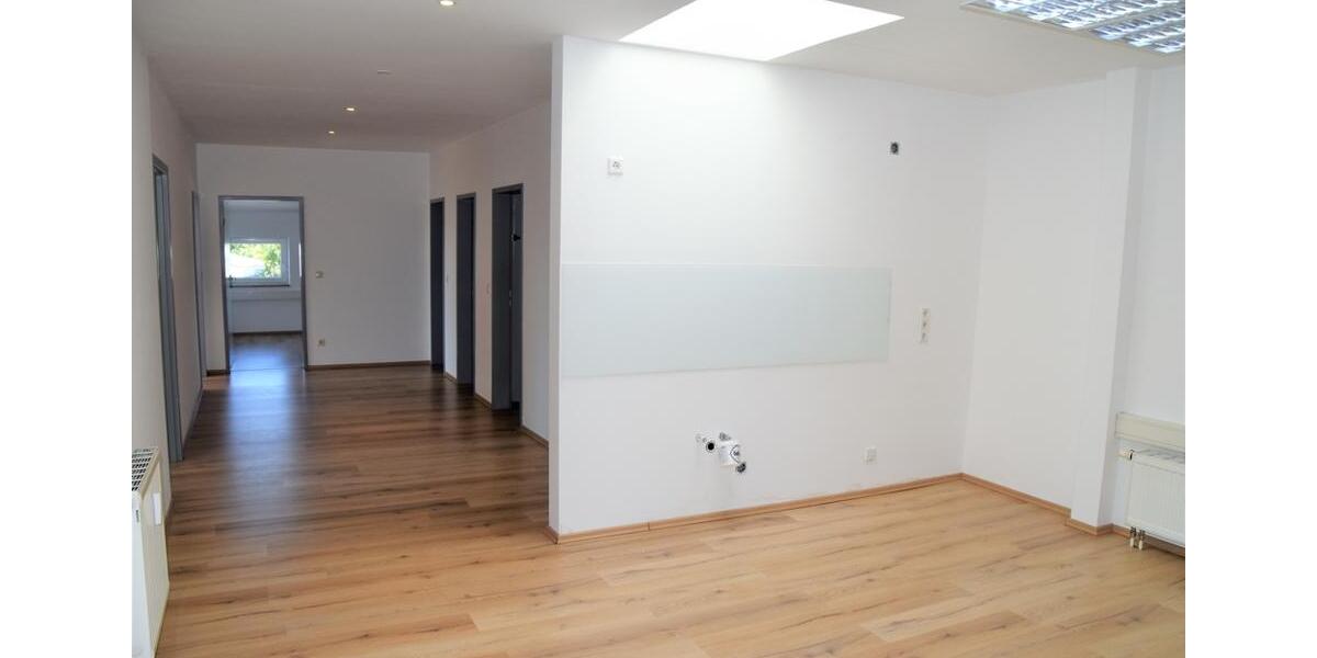 Gewerbeobjekt Karlskron - 1.000&euro; | Angebot:23120228