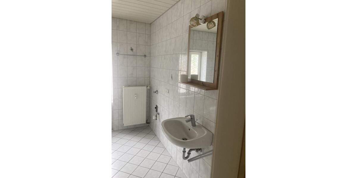 Etagenwohnung Saarbrücken Scheidt - 3 Zimmer, 97 m&sup2;, 685&euro; | Angebot:23882833