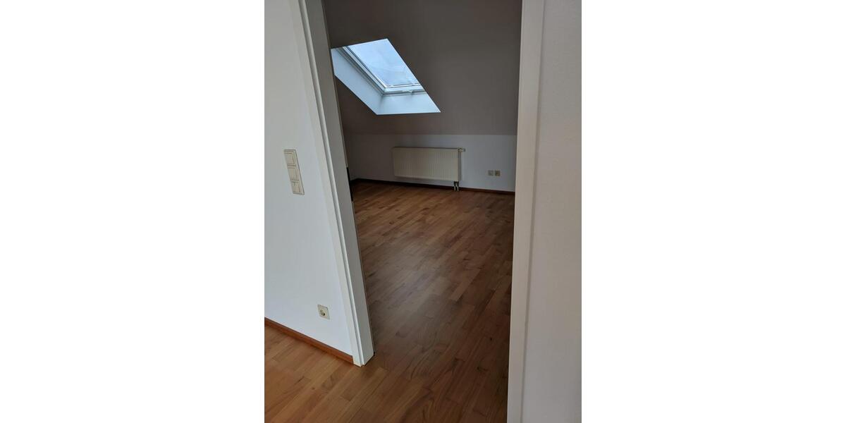 Dachgeschoßwohnung Dessau-Roßlau Dessau - 3 Zimmer, 94 m&sup2;, 700&euro; | Angebot:26619977