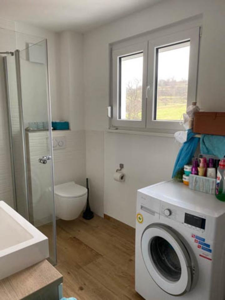 Schöne kleine 3- Zimmer-Wohnung mit Balkon und schöner Aussicht